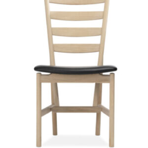 Spisebordsstol design af Søren Holst. produceret af Bernstoffsminde