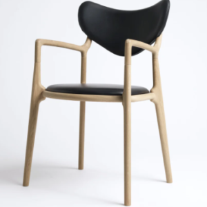 Salon chair fra Ro collection. Design af Asger Soelberg
