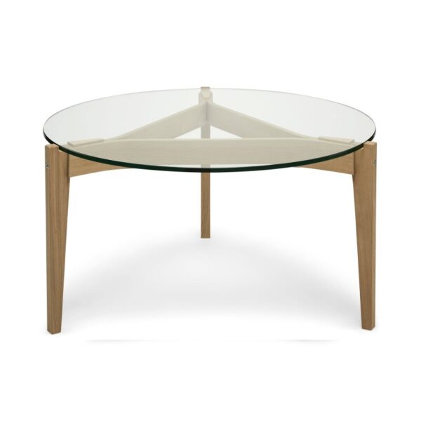 Enkelheden med få, men karakteristiske og gennemtænkte detaljer er typisk for mange af Wegner's møbler. Især dette smukke Butterfly spfabord